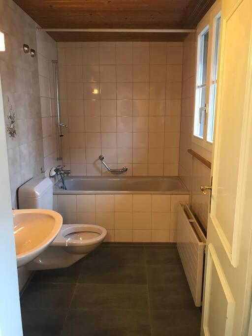 Simple Flat 72 M2 In The Centre Of Burgdorf With Private Parking Lejlighed Eksteriør billede
